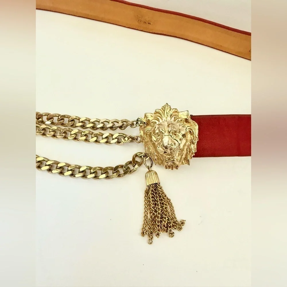 Vintage 80s Accessocraft NYC Signed Gold Lion Head Chain Tassel Buckle Belt